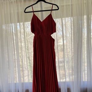 NWOT Red Pleated V-Neck Maxi Dress - Sleeveless Spaghetti Strap